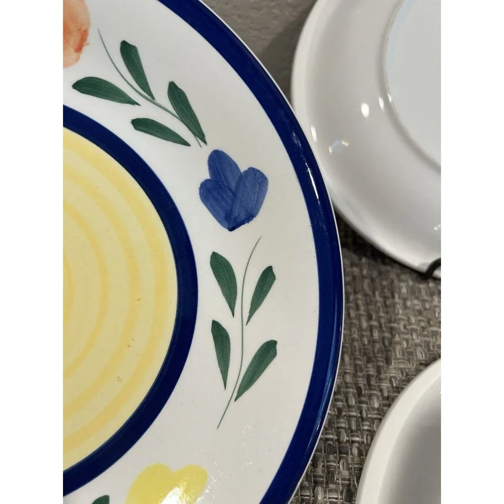 Gibson Dahlia Dinner Plates Set Of 4 Yellow Center Cobalt Rim Floral Print 11”
